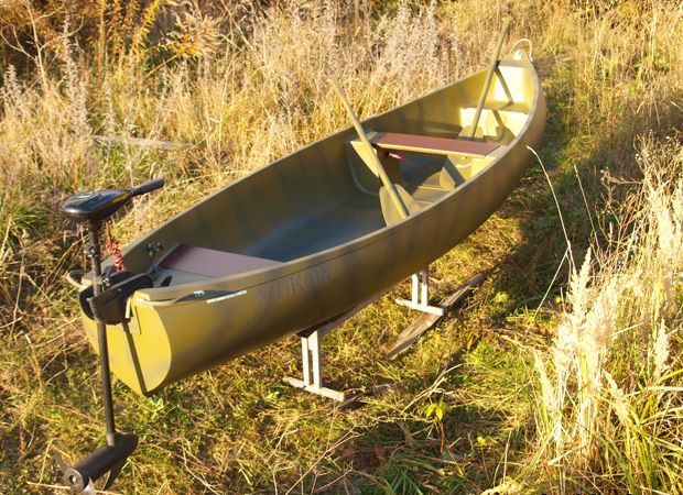 canoe-Yukom-1M-rear.jpg